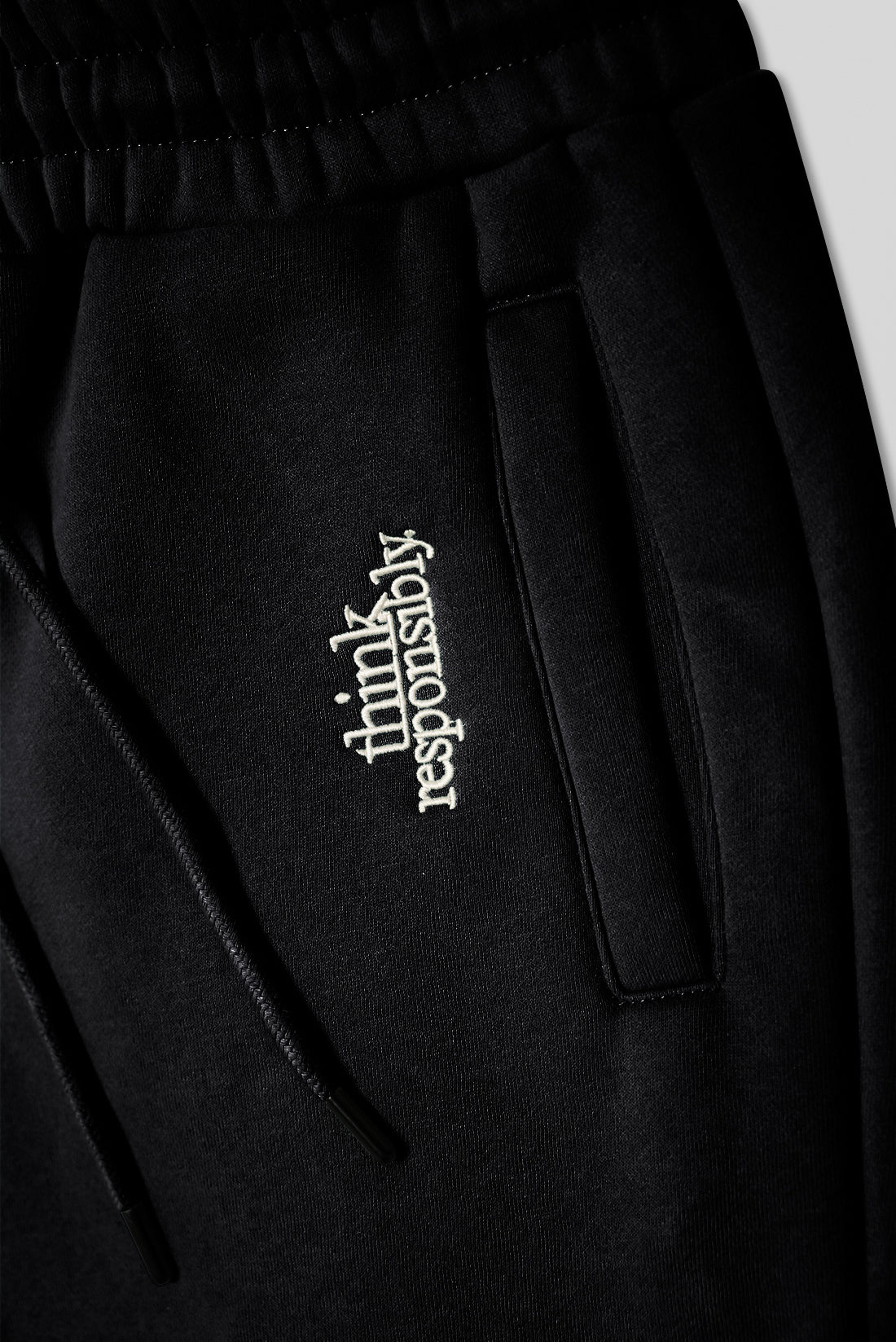 
                  
                    Think Responsibly Sweatsuit Midnight
                  
                